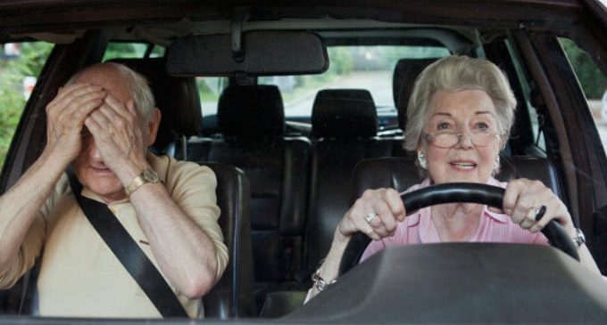 anziani al volante