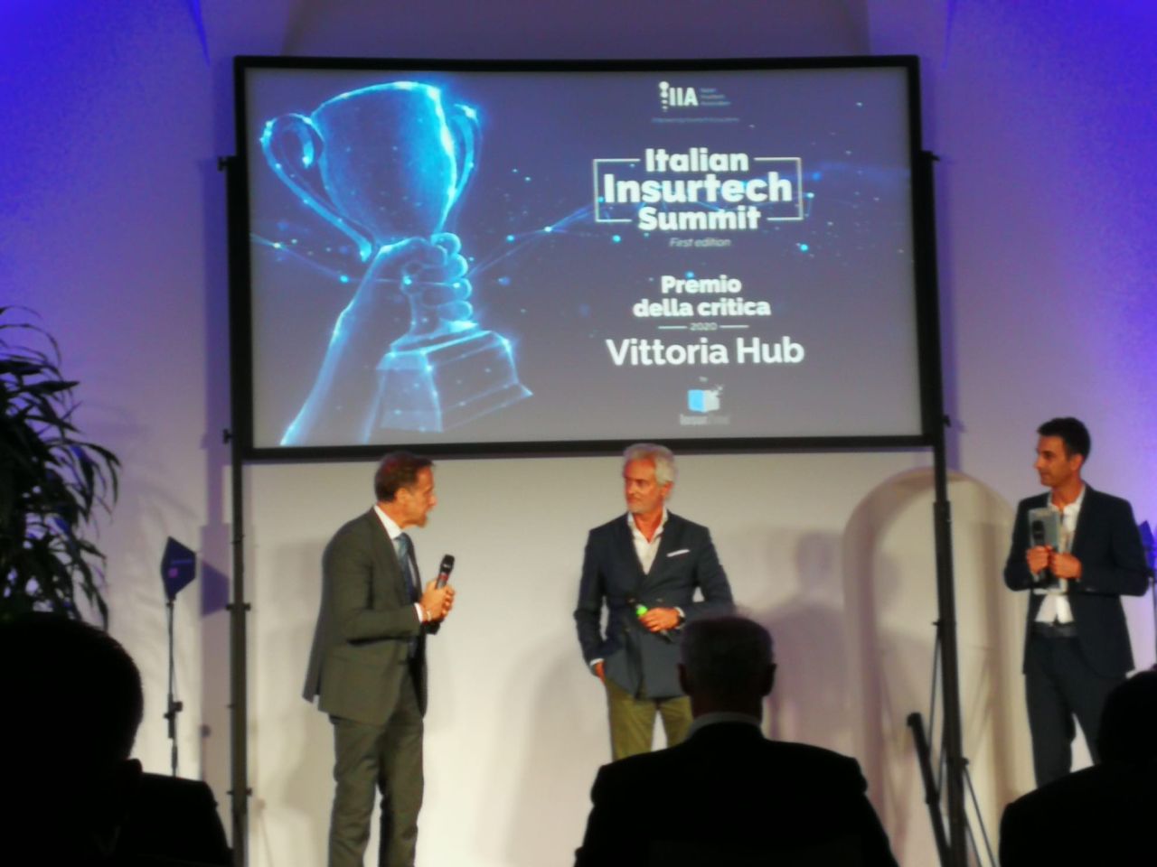 vittoria hub, premio della critica